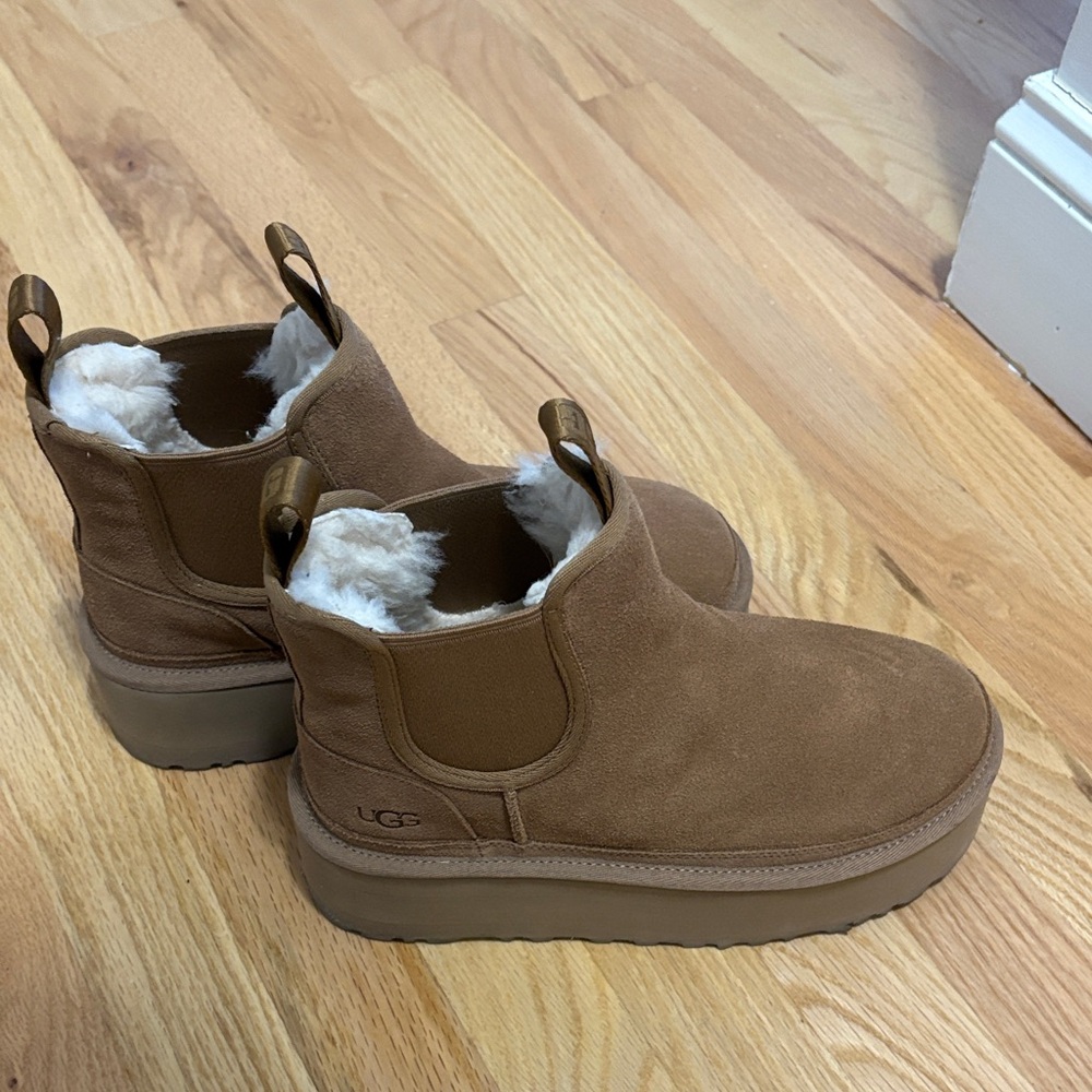 UGG Brown Suede platform Ankle Boots